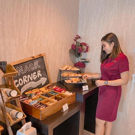 News Hotel Waru Sidoarjo Екстер'єр фото
