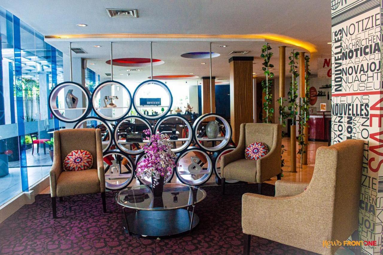 News Hotel Waru Sidoarjo Екстер'єр фото