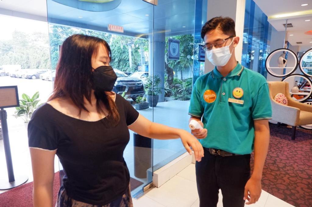 News Hotel Waru Sidoarjo Екстер'єр фото