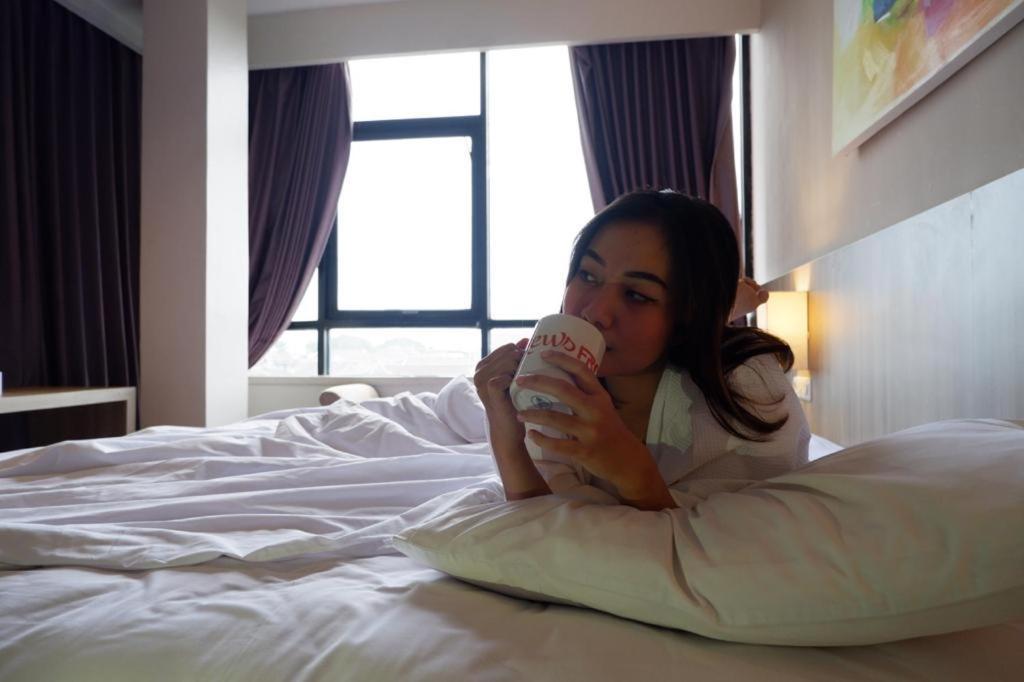 News Hotel Waru Sidoarjo Екстер'єр фото