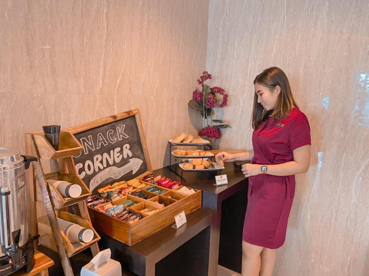 News Hotel Waru Sidoarjo Екстер'єр фото