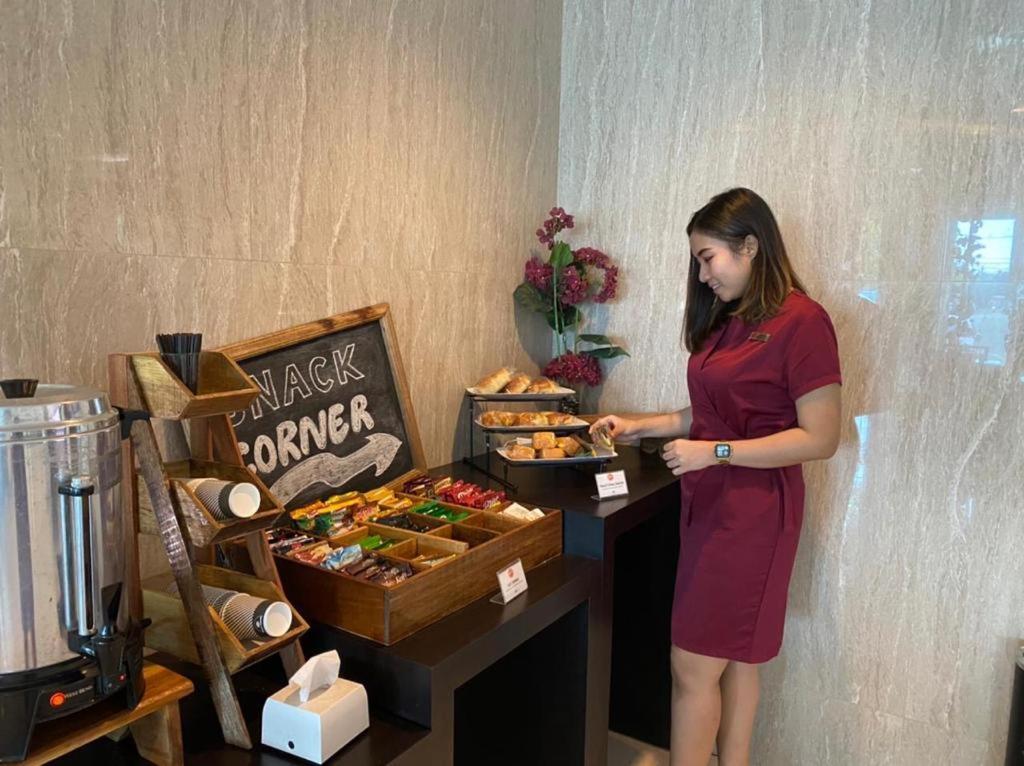 News Hotel Waru Sidoarjo Екстер'єр фото