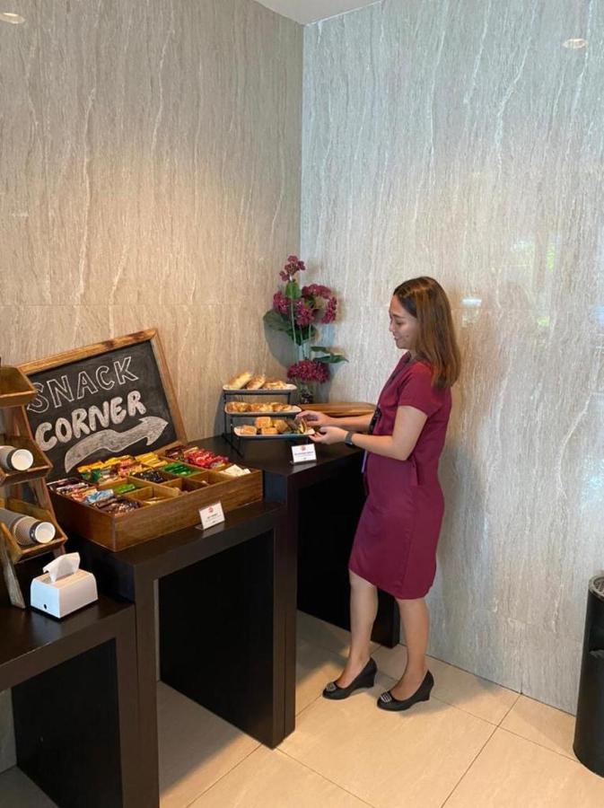 News Hotel Waru Sidoarjo Екстер'єр фото