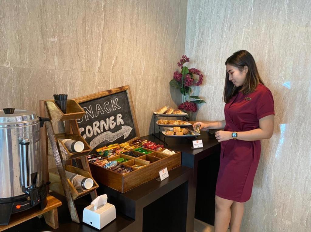 News Hotel Waru Sidoarjo Екстер'єр фото