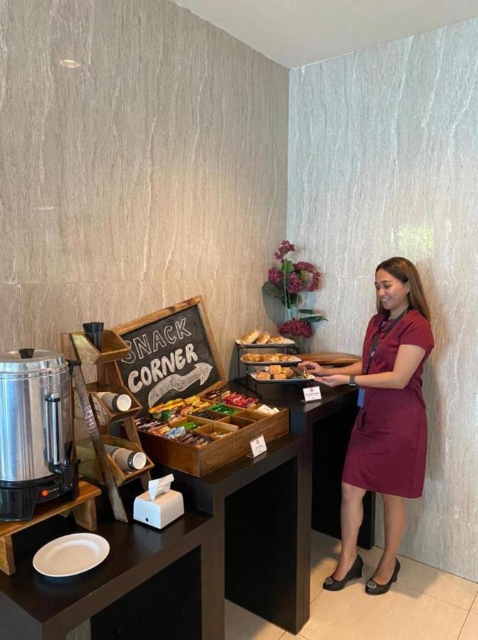 News Hotel Waru Sidoarjo Екстер'єр фото