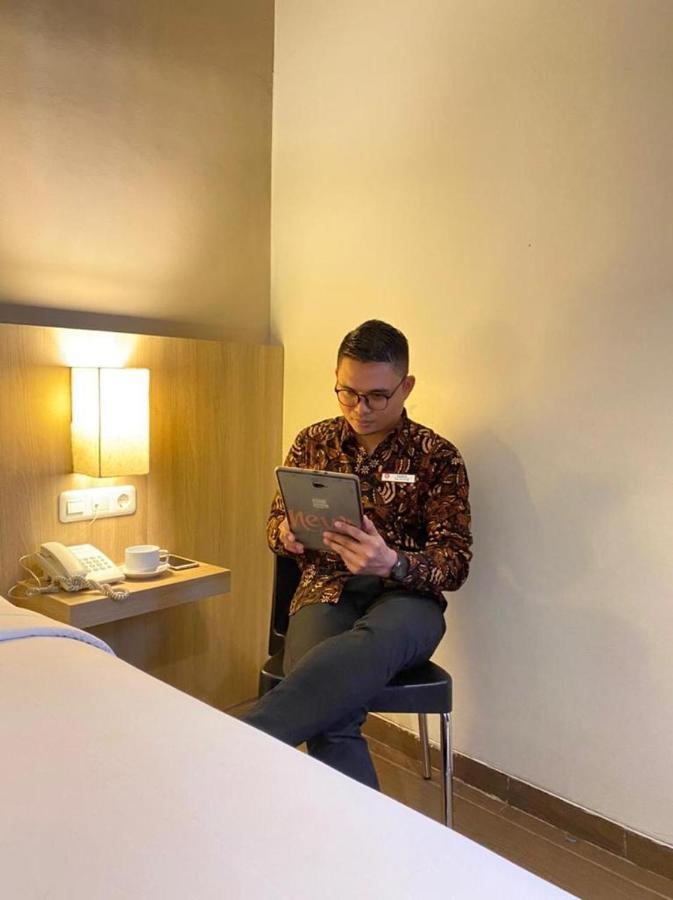 News Hotel Waru Sidoarjo Екстер'єр фото
