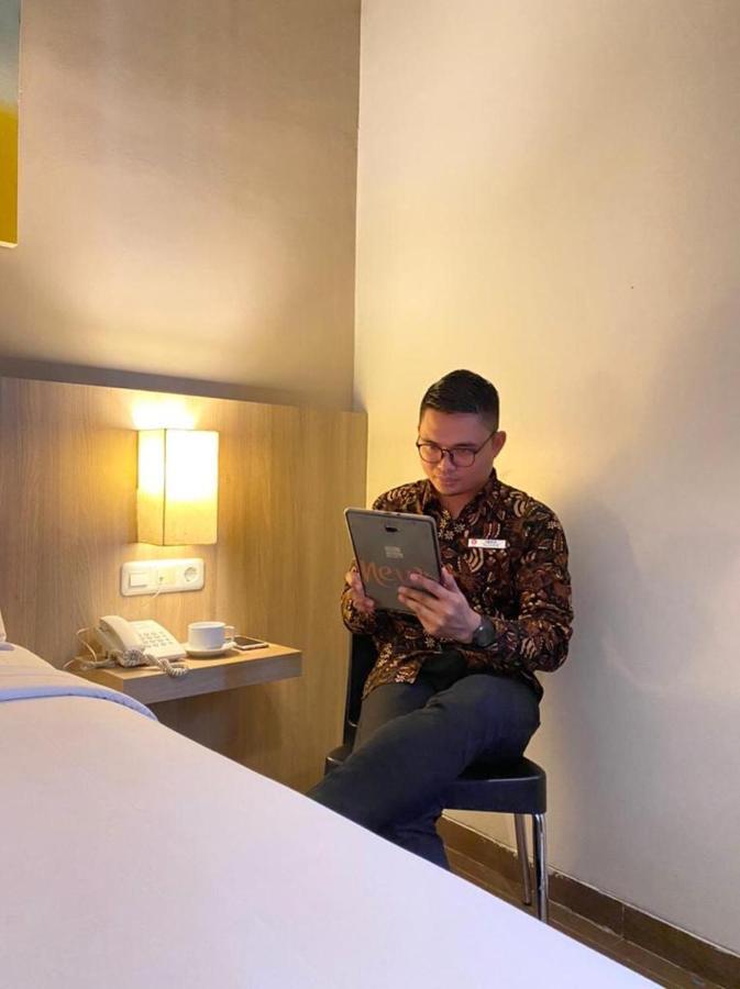 News Hotel Waru Sidoarjo Екстер'єр фото