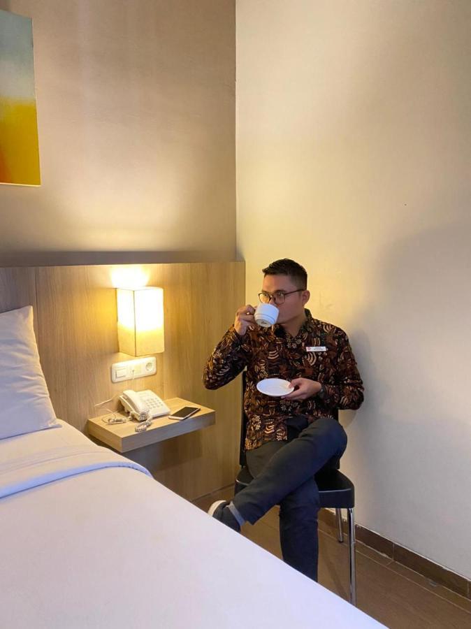 News Hotel Waru Sidoarjo Екстер'єр фото