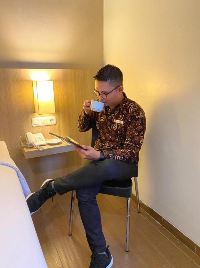 News Hotel Waru Sidoarjo Екстер'єр фото