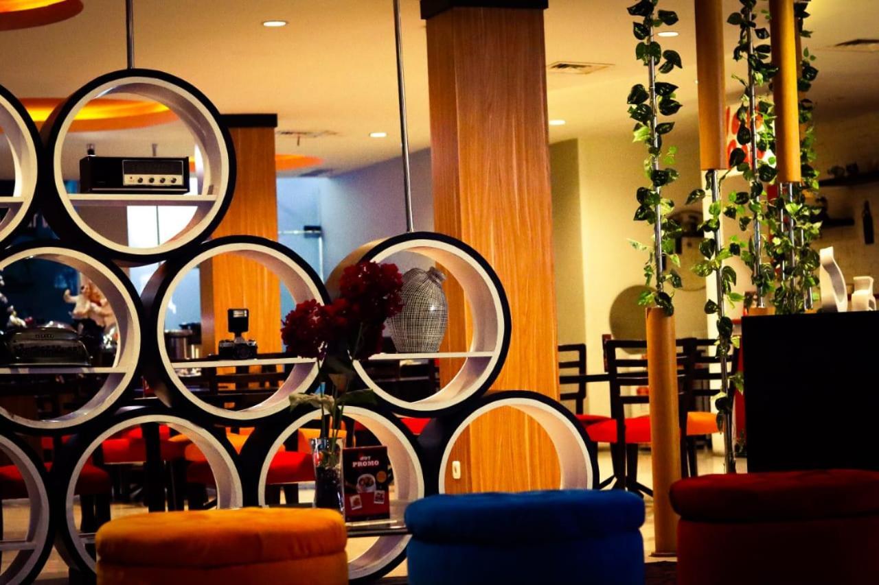 News Hotel Waru Sidoarjo Екстер'єр фото